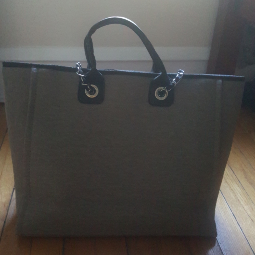 A Channel Bag - Picture 2 of 3